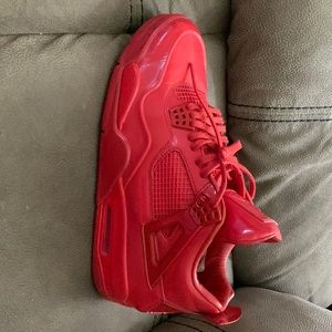 Air Jordan 4 University Red